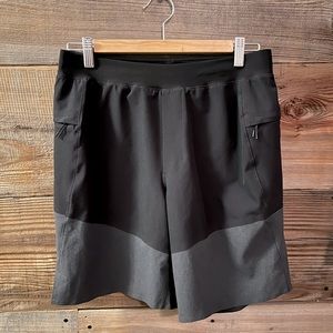 Lululemon Namaste At The Beach Short in Black SIZE M MEDIUM